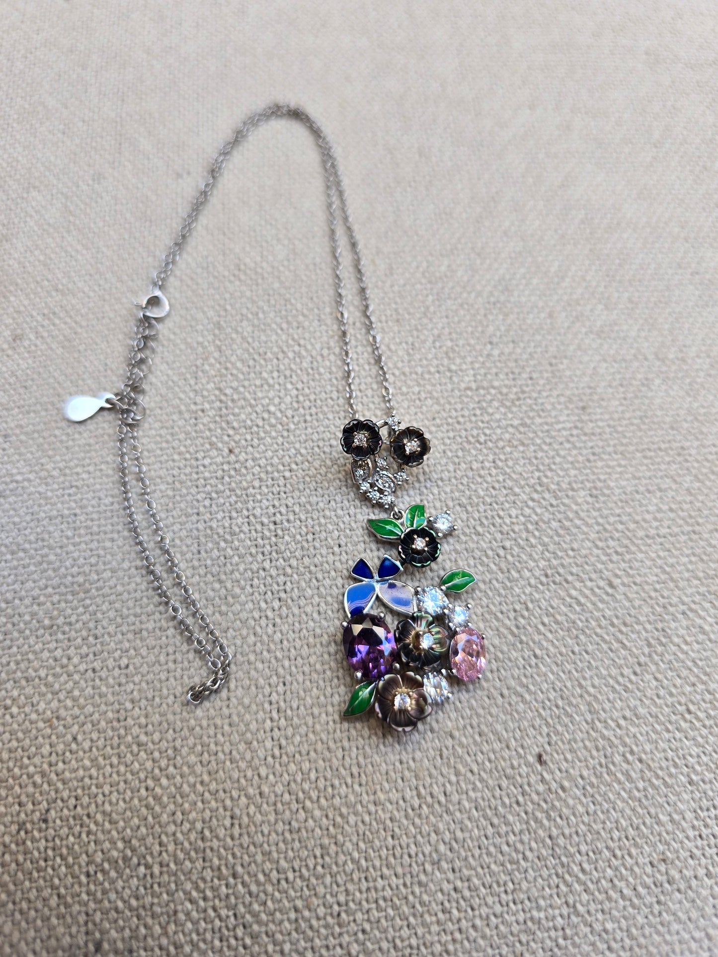 Necklace flowers