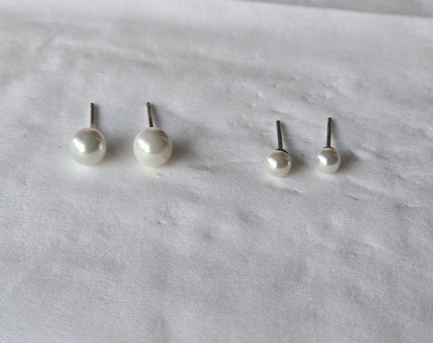 Simple earring pearl