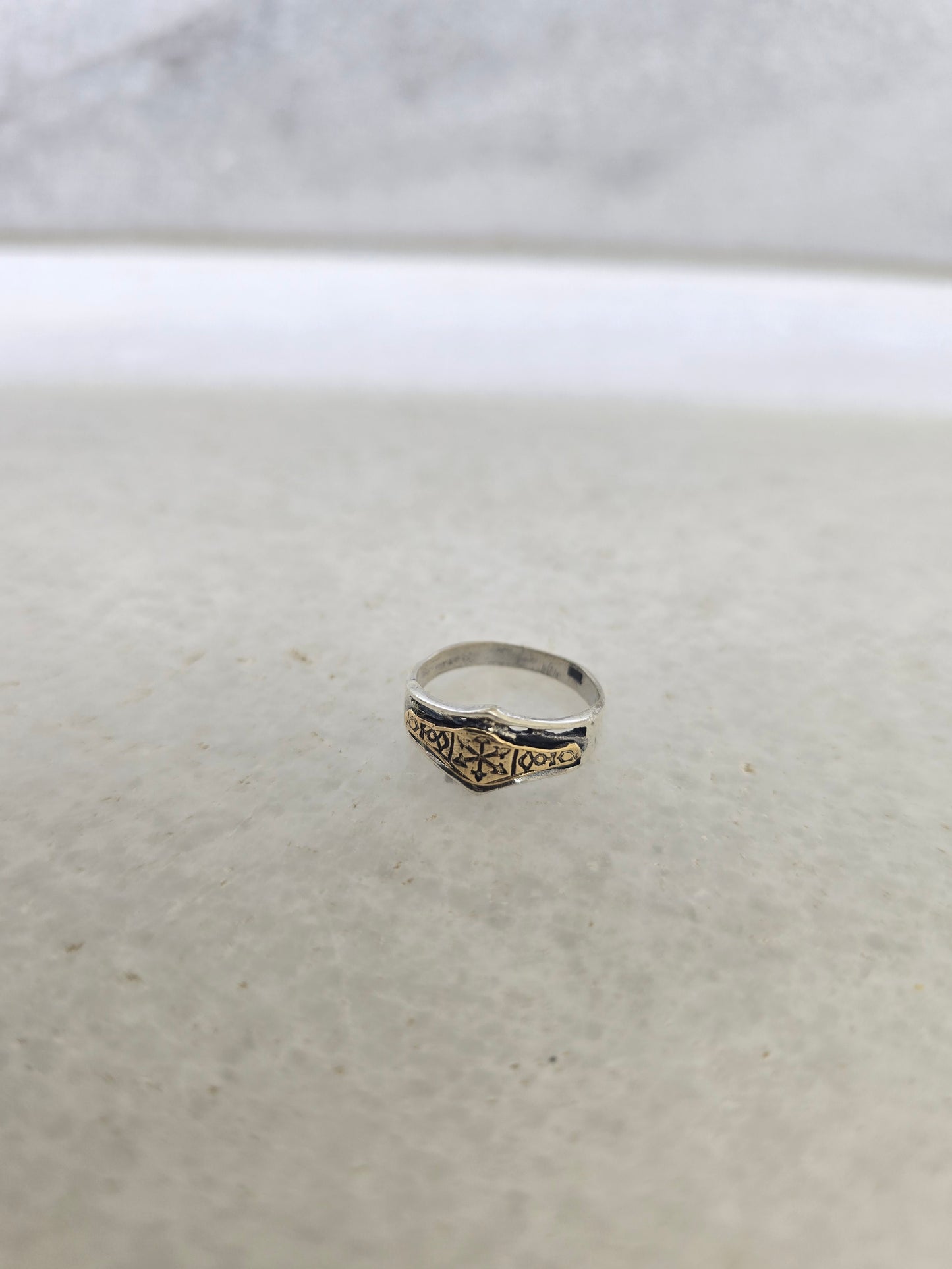 Simple ring 100