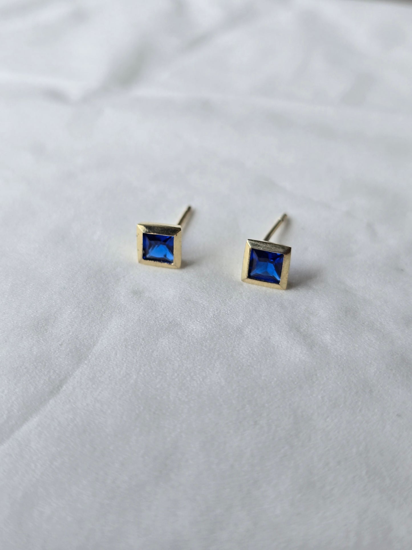 Simple earring gold 1
