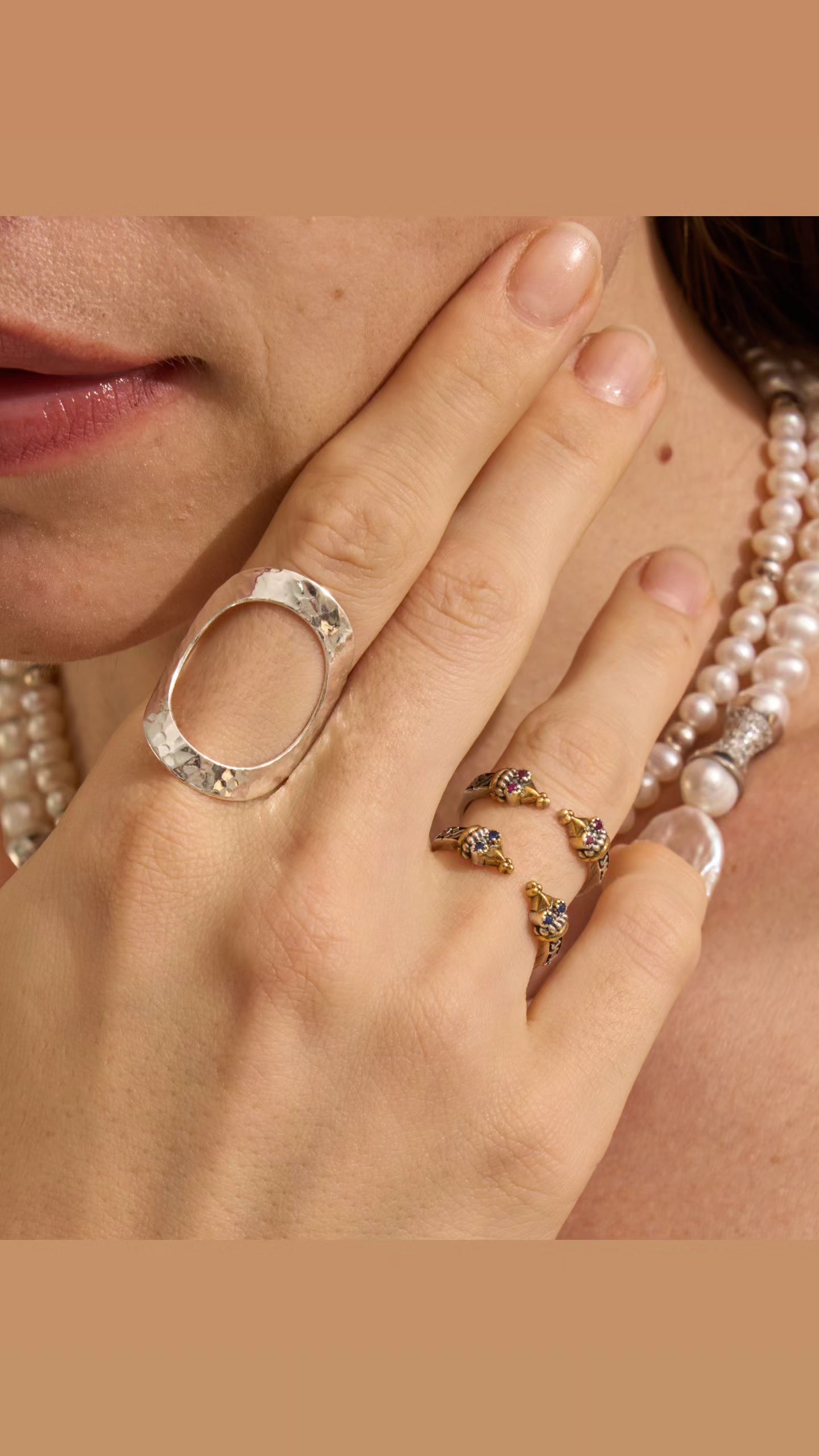 Simple ring 113