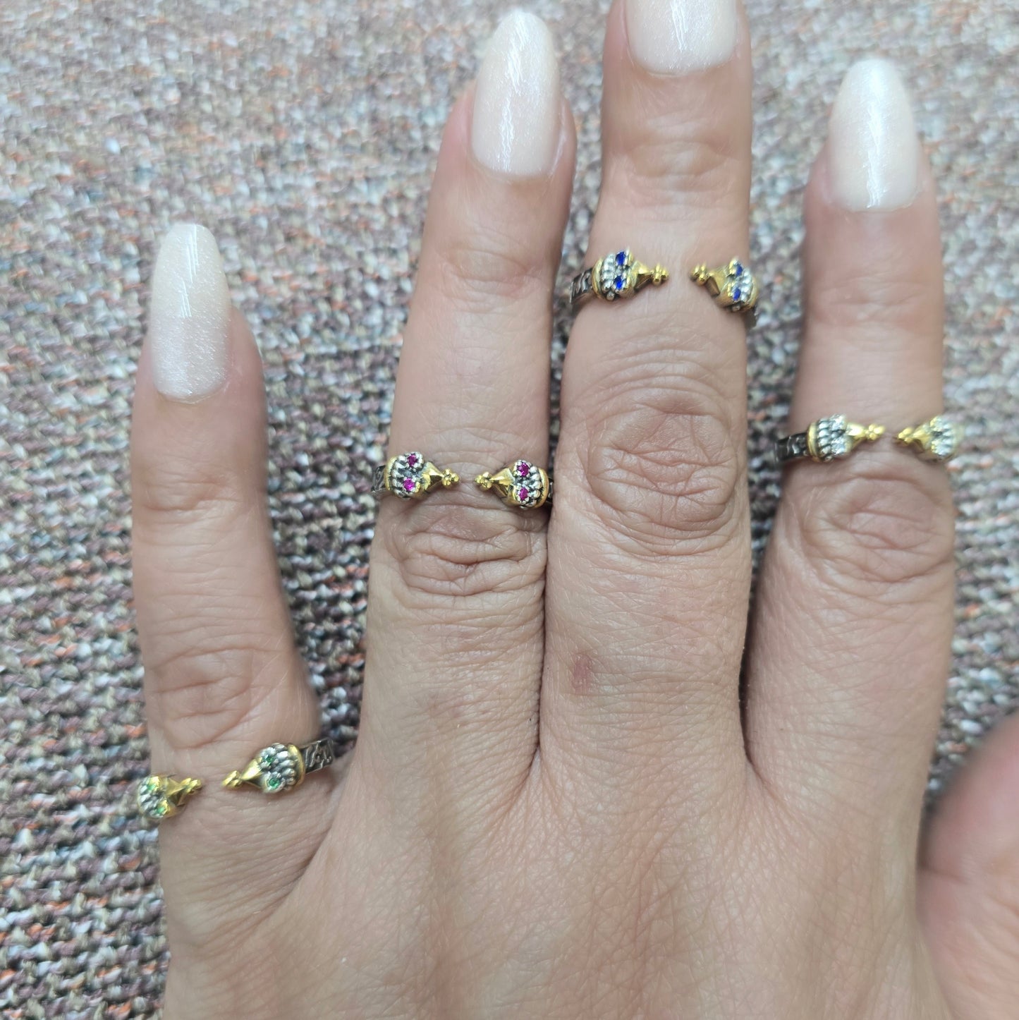 Simple ring 113
