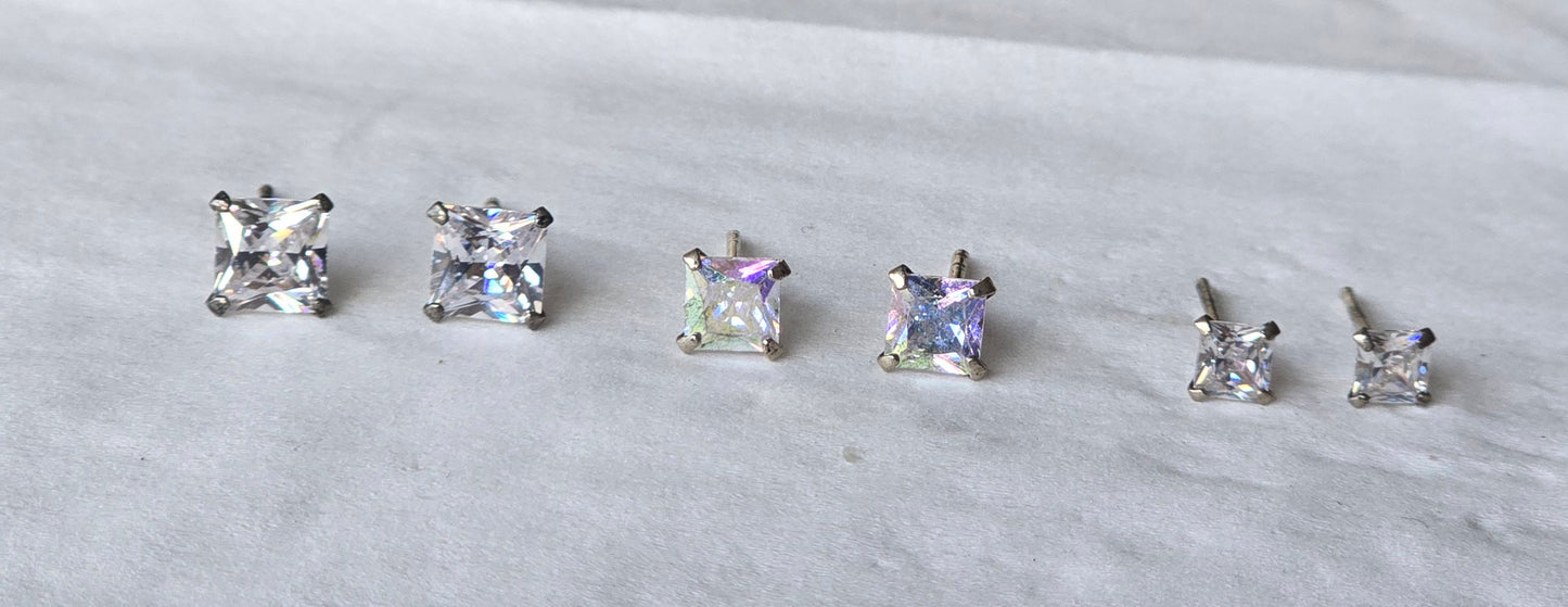 Simple square earring